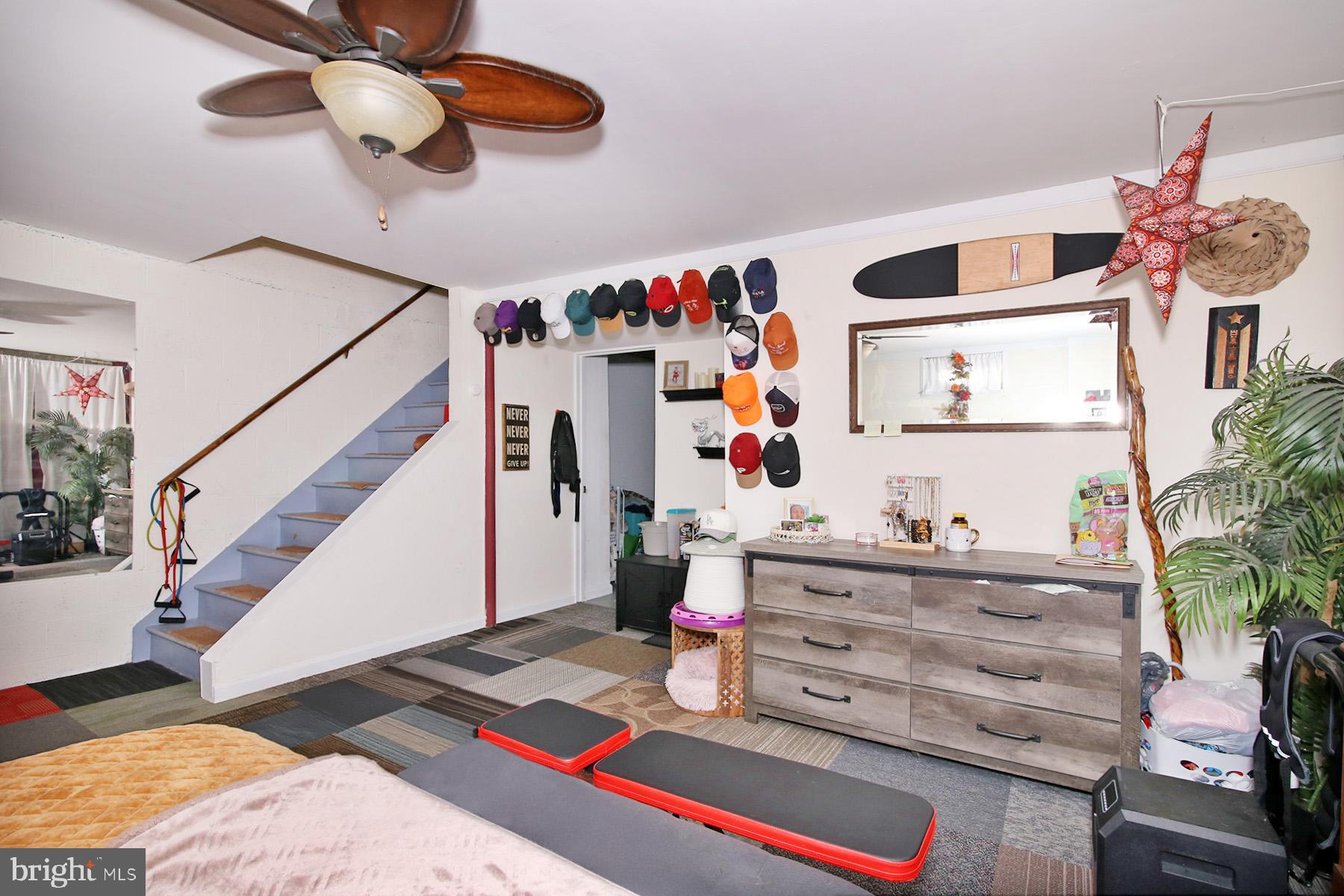 CARLTON SQUARE - Residential