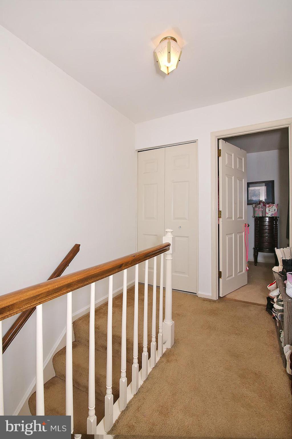 CARLTON SQUARE - Residential