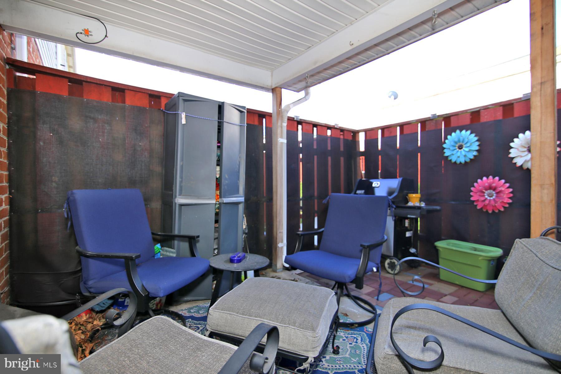 CARLTON SQUARE - Residential