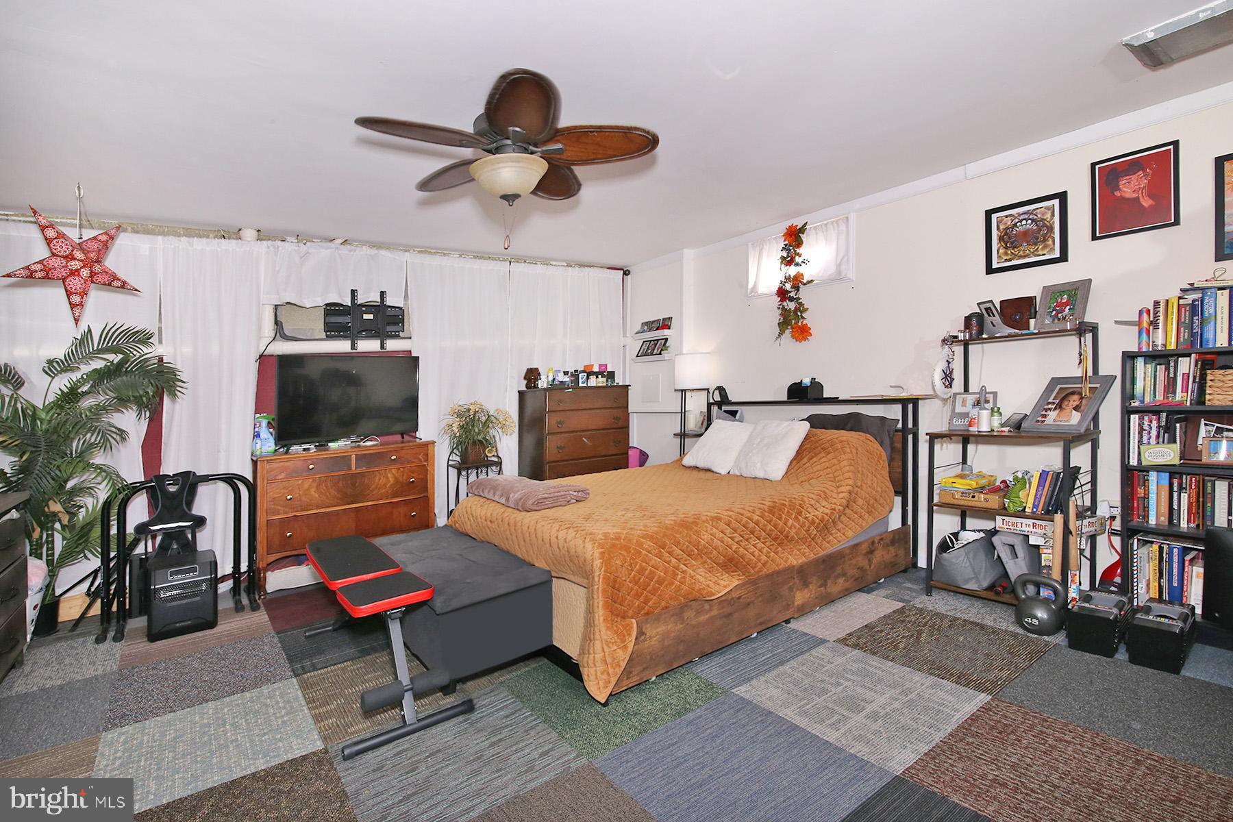 CARLTON SQUARE - Residential