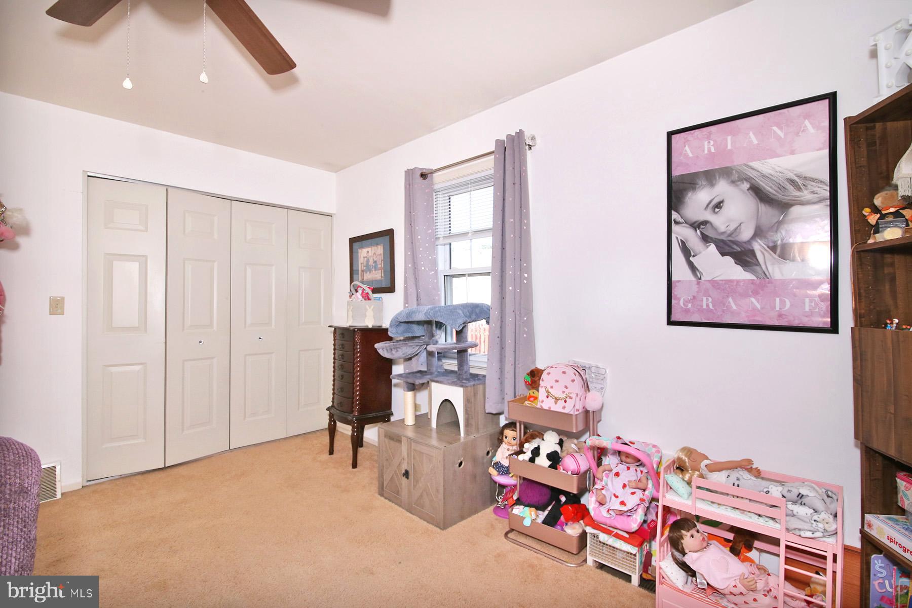 CARLTON SQUARE - Residential