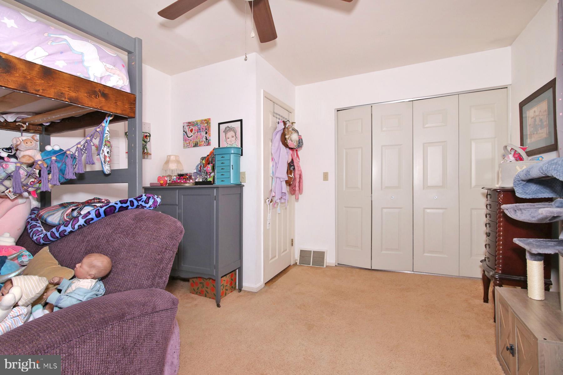 CARLTON SQUARE - Residential