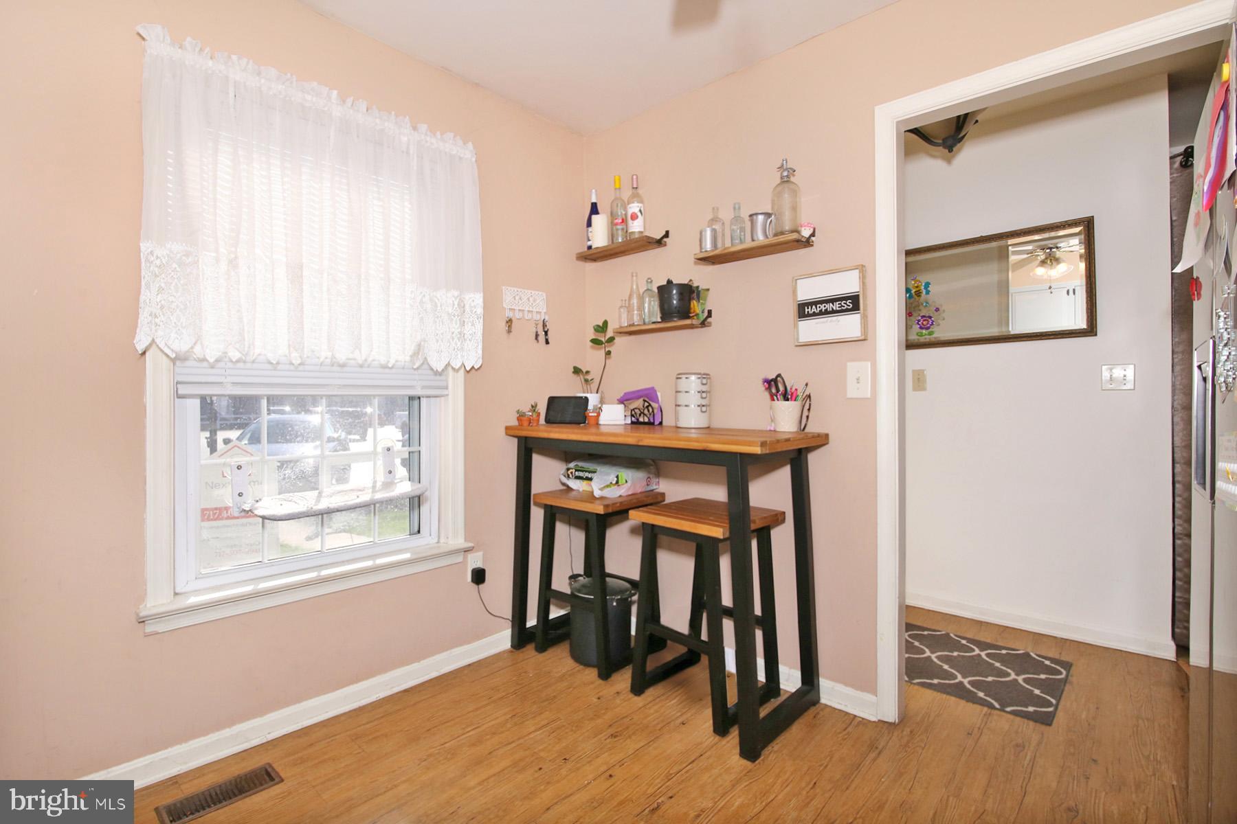 CARLTON SQUARE - Residential