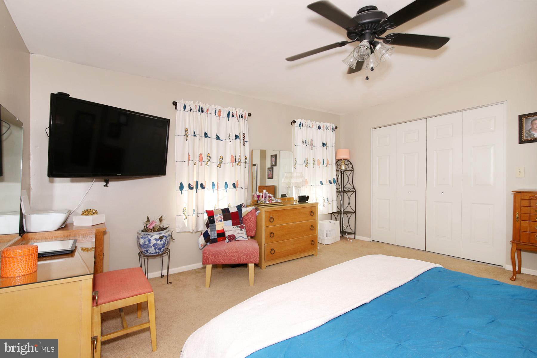 CARLTON SQUARE - Residential