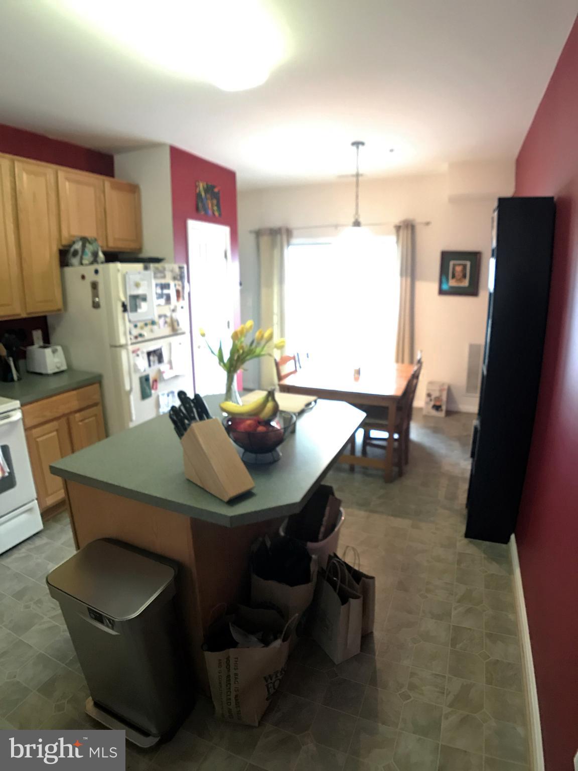 ALBEMARLE SQUARE - Residential Lease