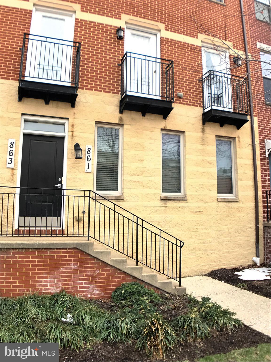 ALBEMARLE SQUARE - Residential Lease