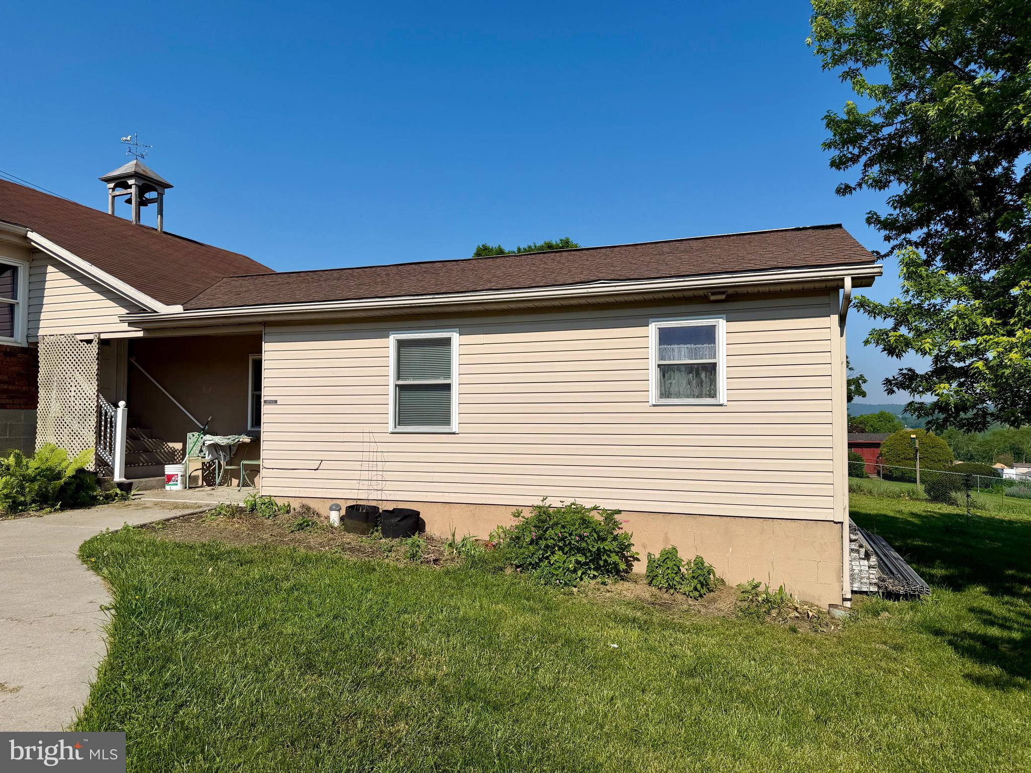 121 E 28TH DIVISION HIGHWAY