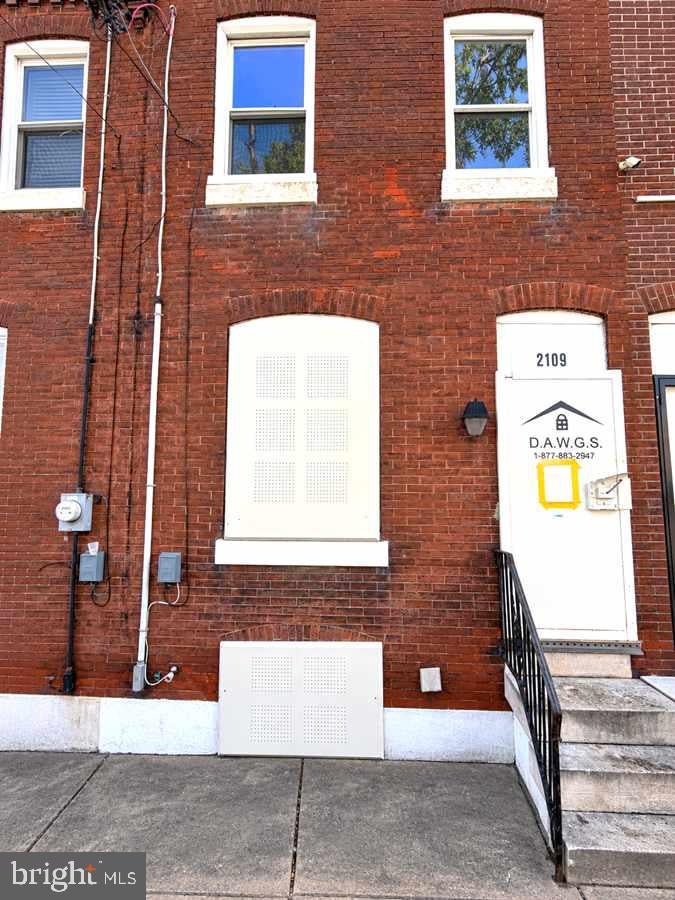 2109 E TIOGA STREET