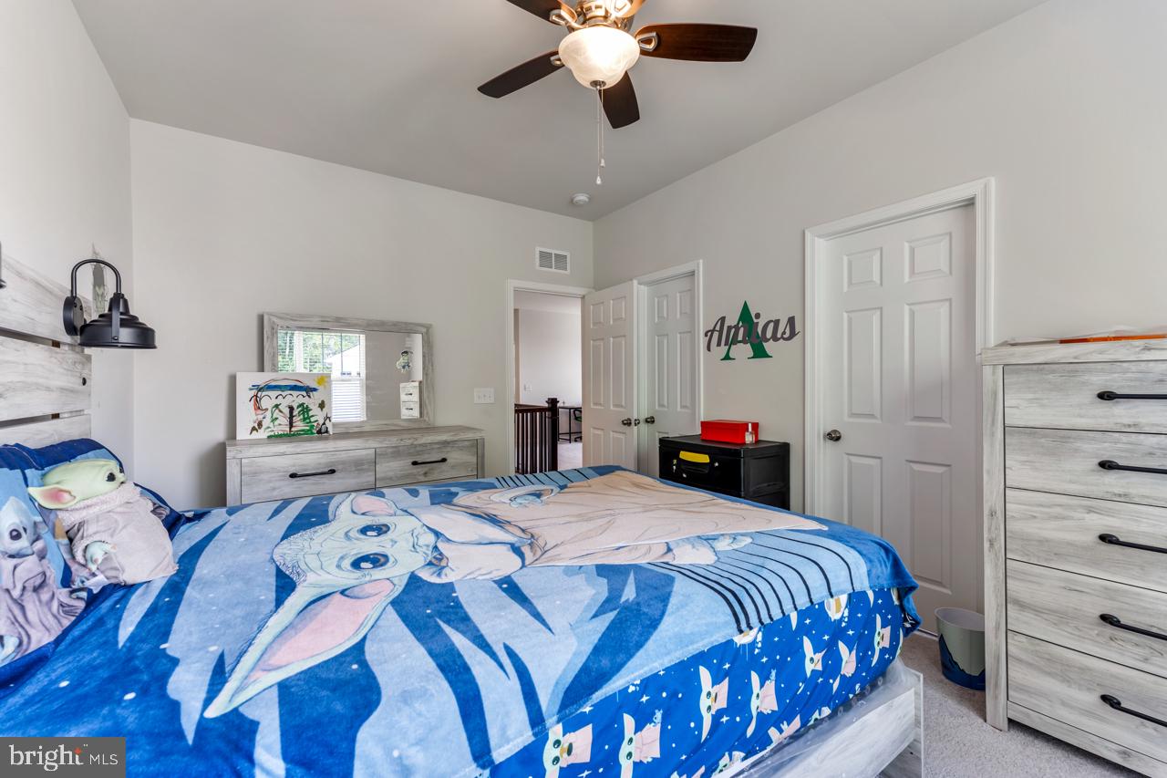 ESTATES AT KINGSWOOD - Residential Lease