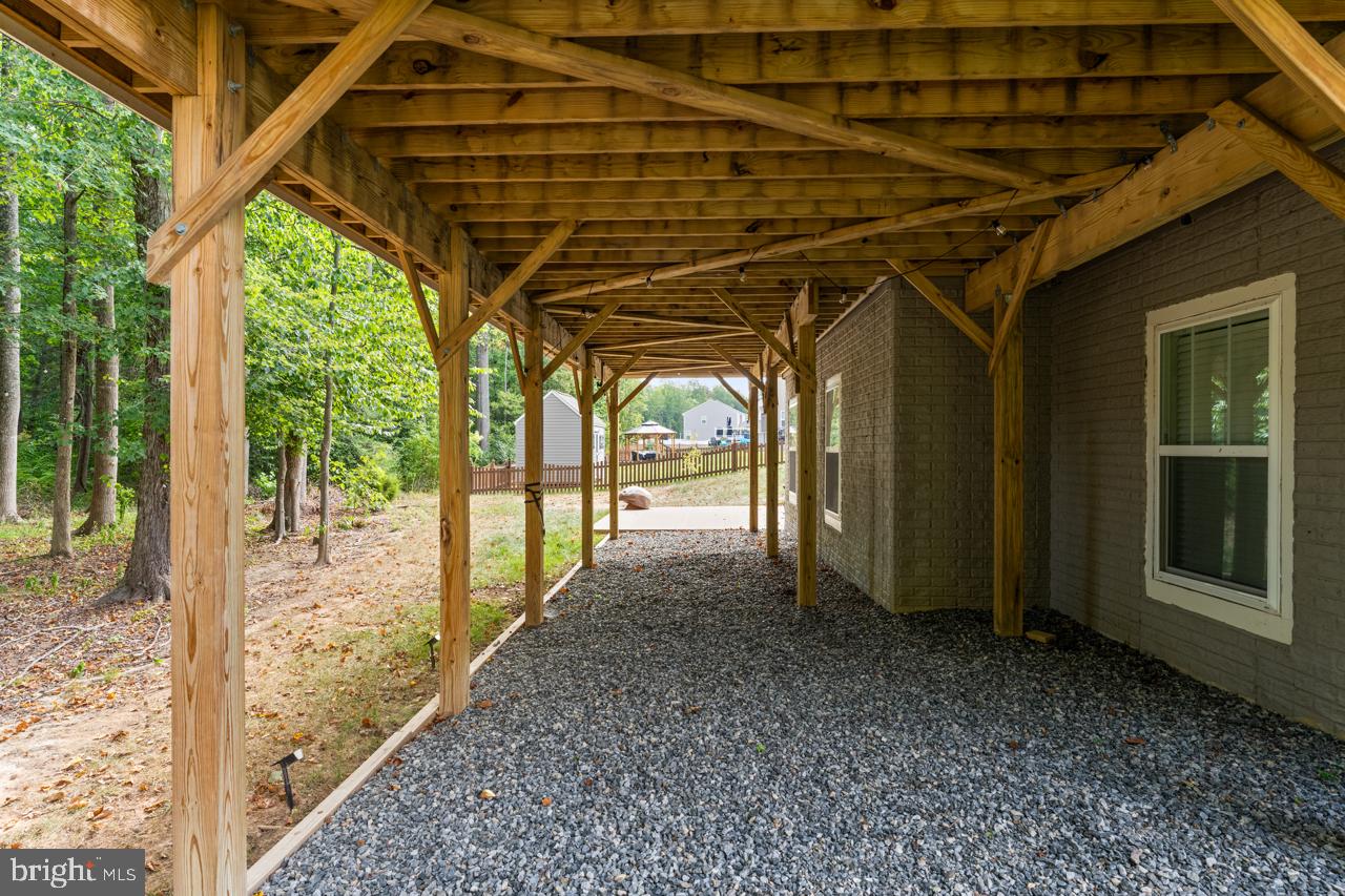 ESTATES AT KINGSWOOD - Residential Lease