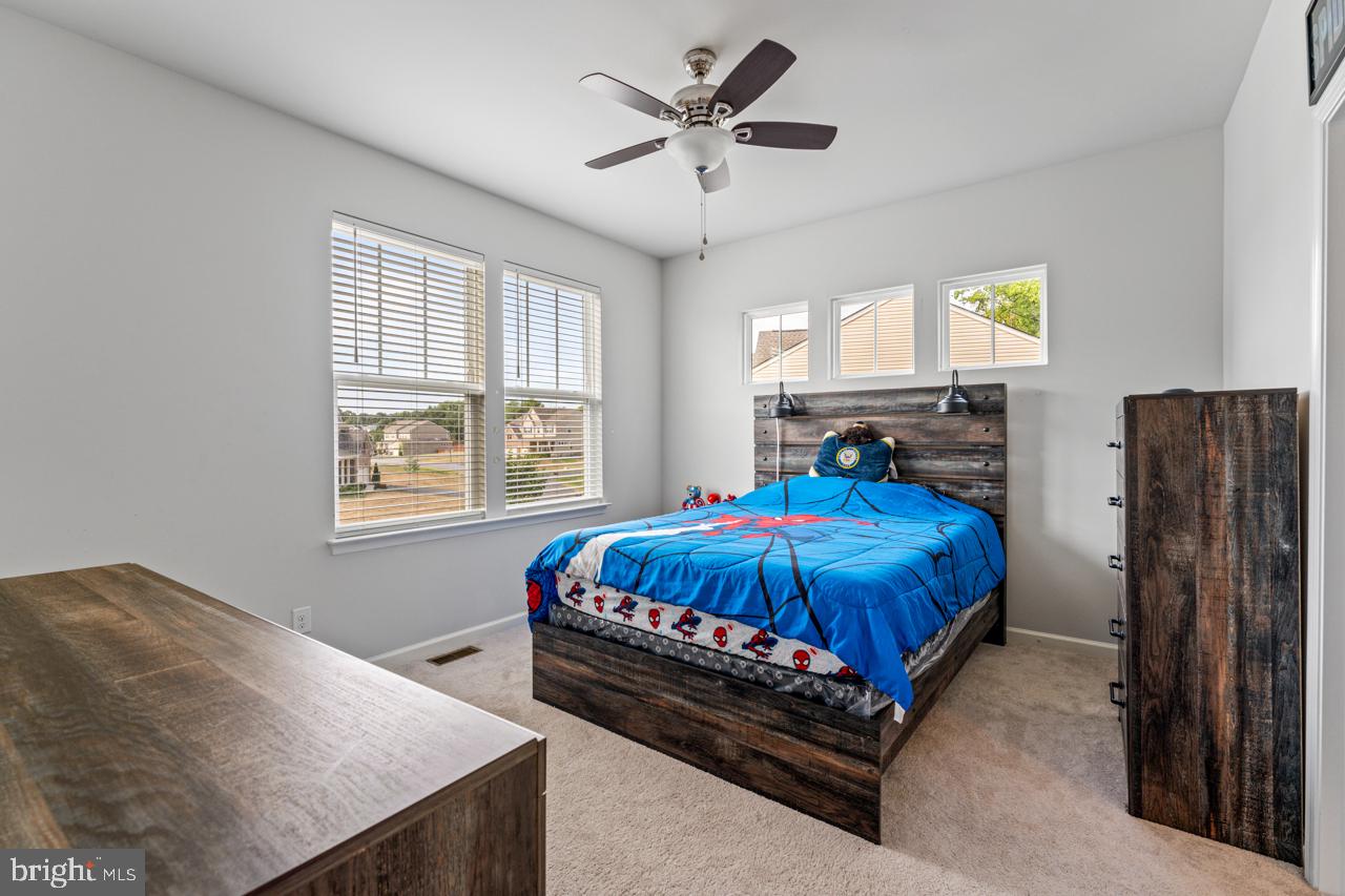 ESTATES AT KINGSWOOD - Residential Lease