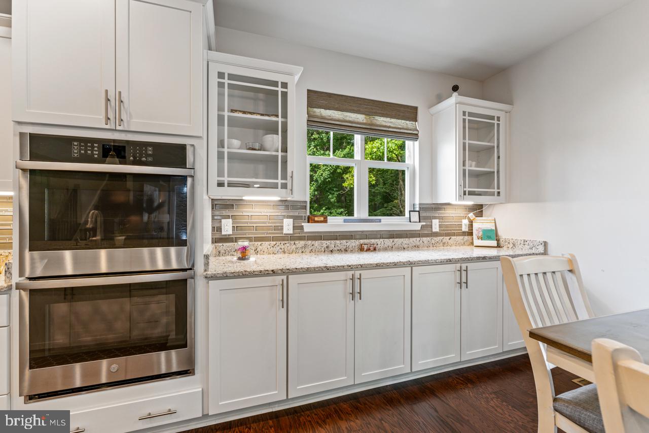 ESTATES AT KINGSWOOD - Residential Lease