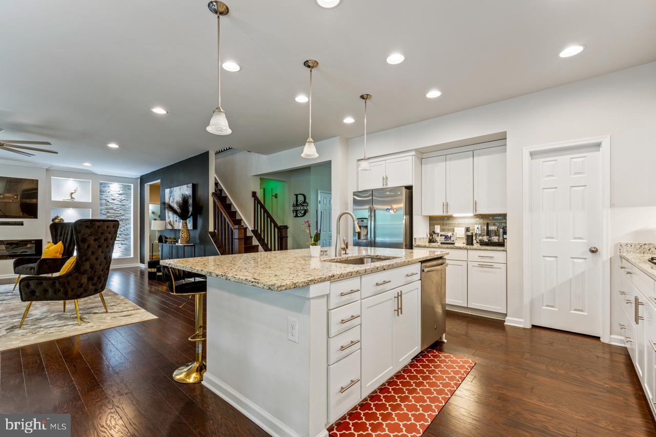 ESTATES AT KINGSWOOD - Residential Lease