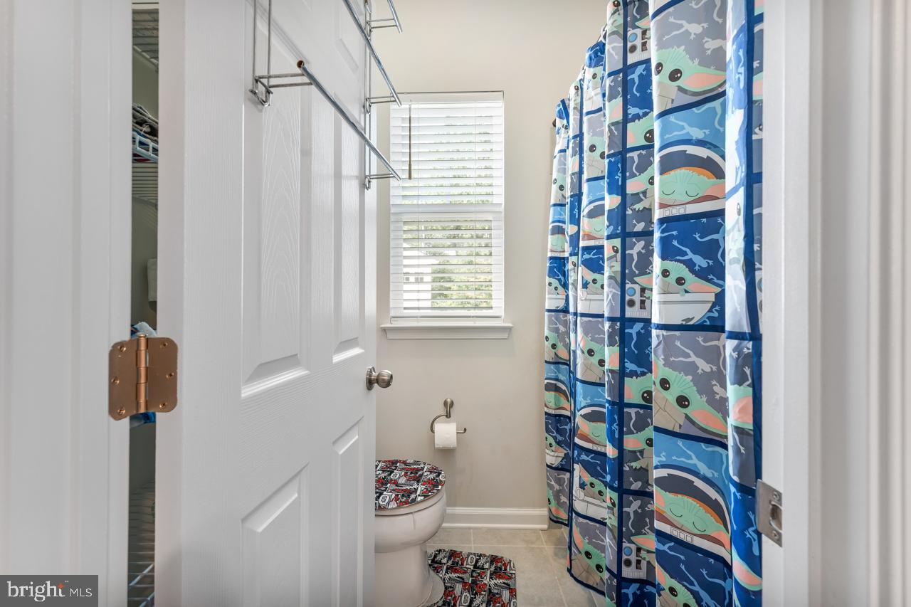 ESTATES AT KINGSWOOD - Residential Lease