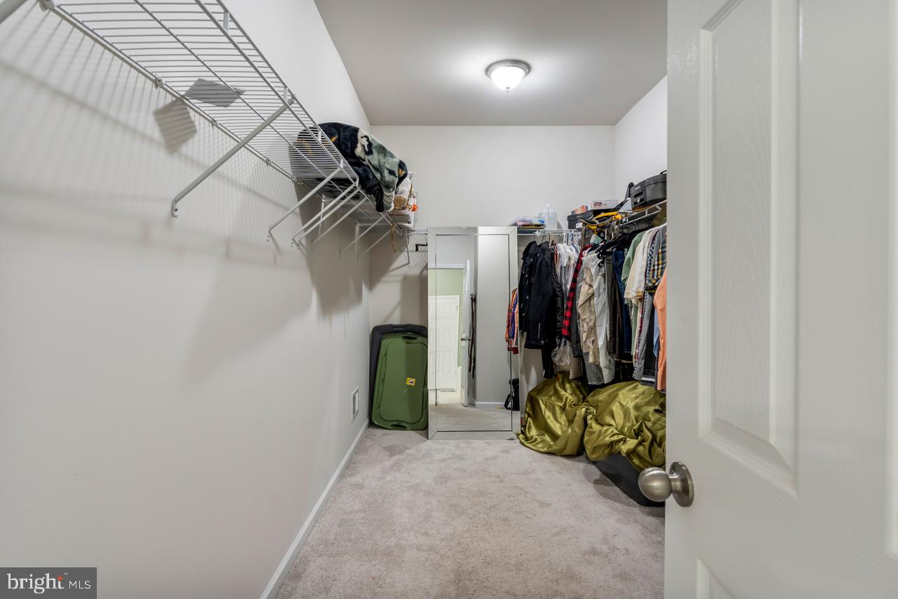 ESTATES AT KINGSWOOD - Residential Lease