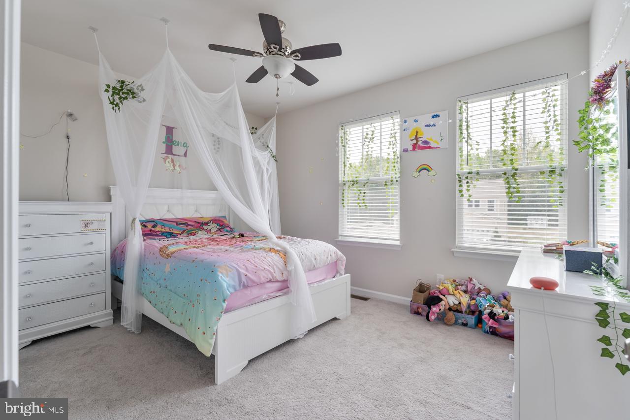 ESTATES AT KINGSWOOD - Residential Lease