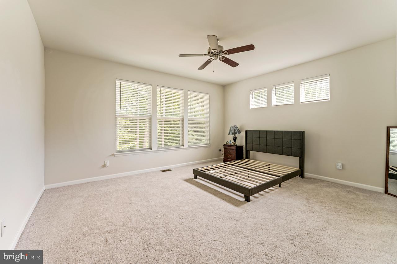 ESTATES AT KINGSWOOD - Residential Lease