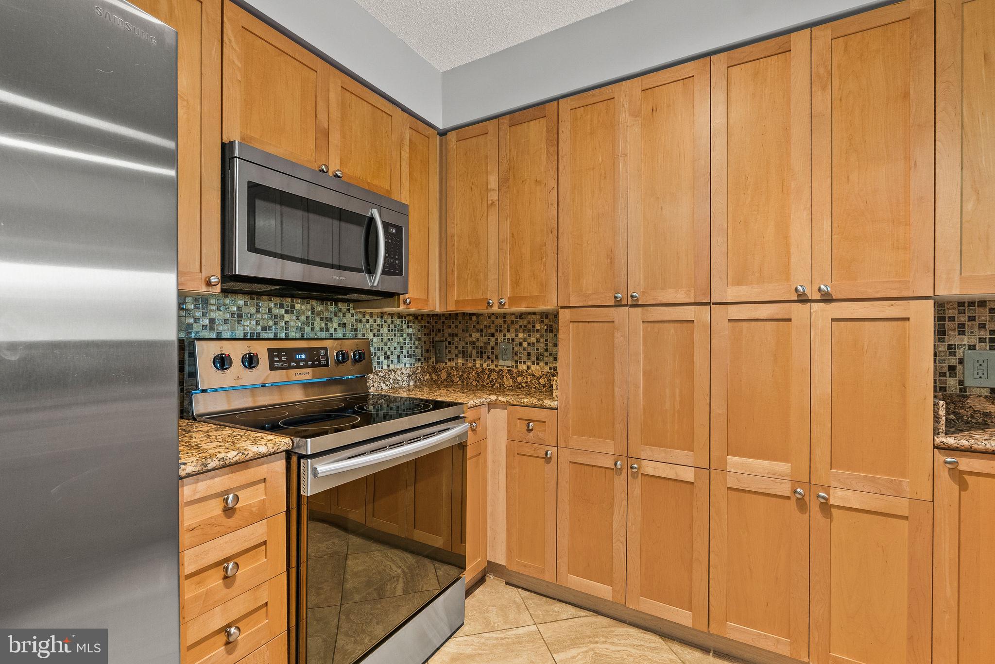 3101 N NORTH HAMPTON DRIVE 606