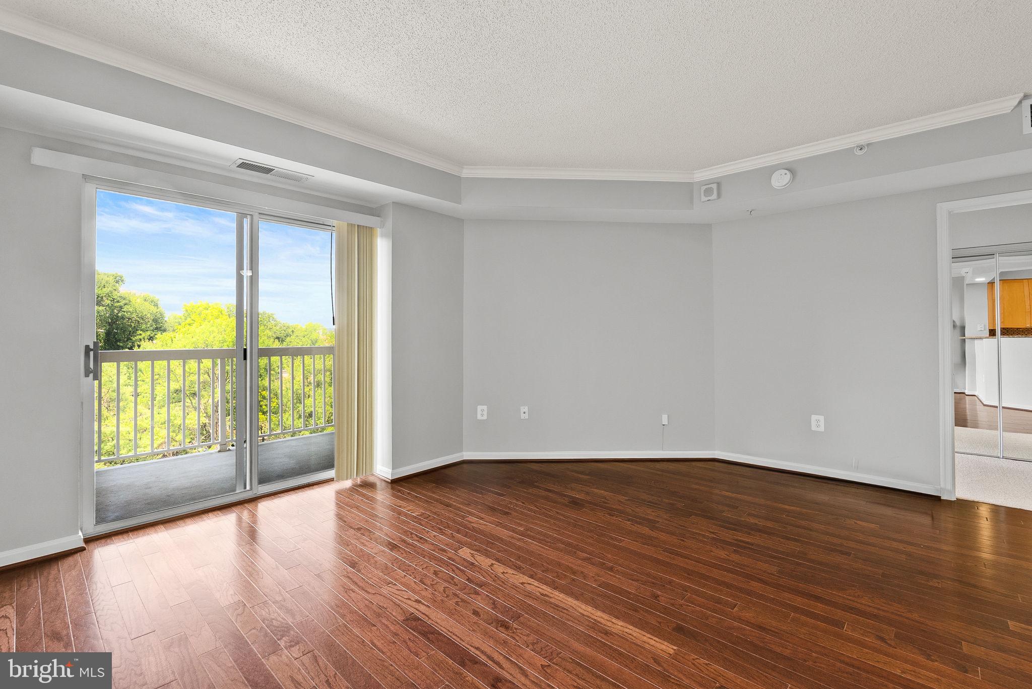 3101 N NORTH HAMPTON DRIVE 606