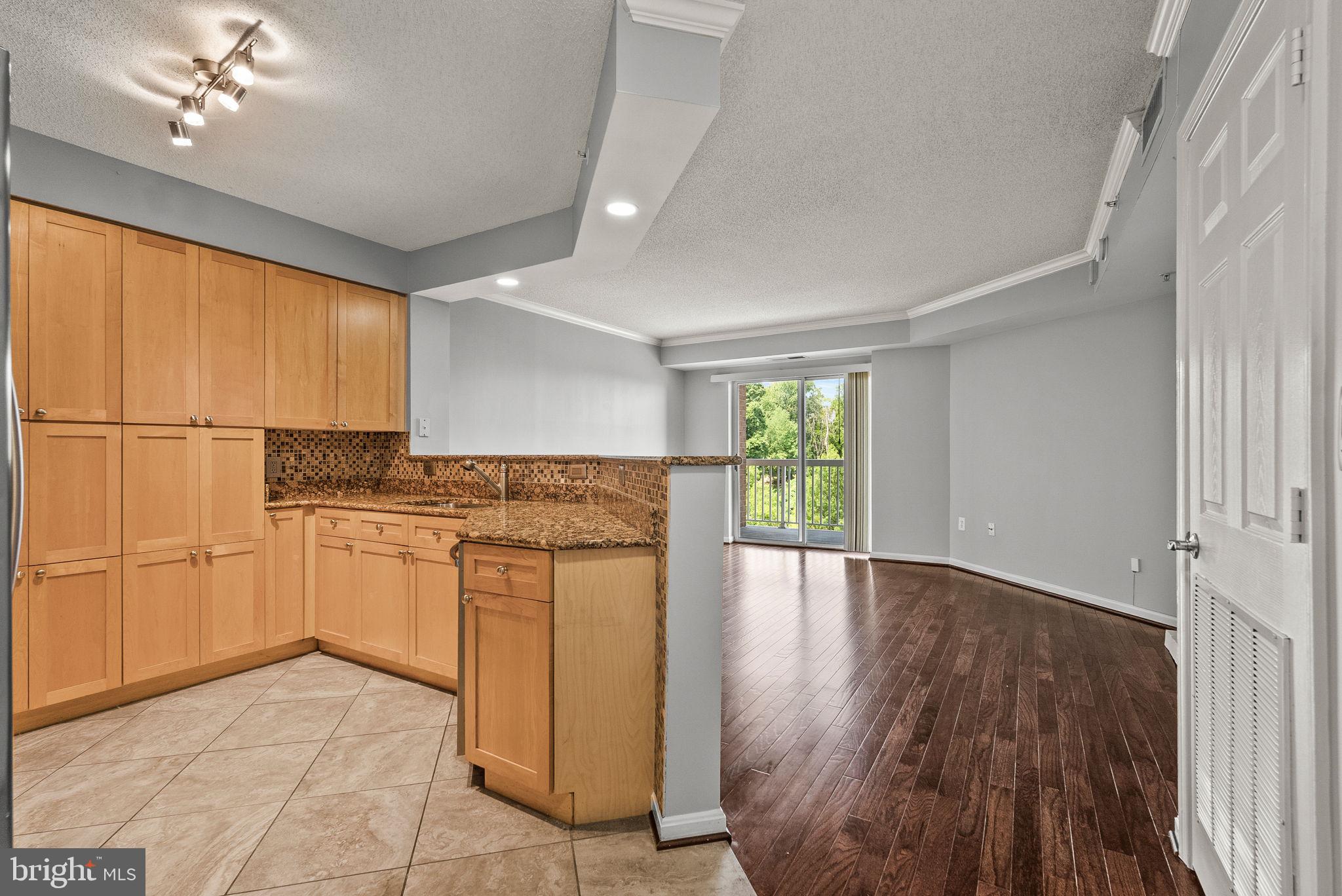3101 N NORTH HAMPTON DRIVE 606