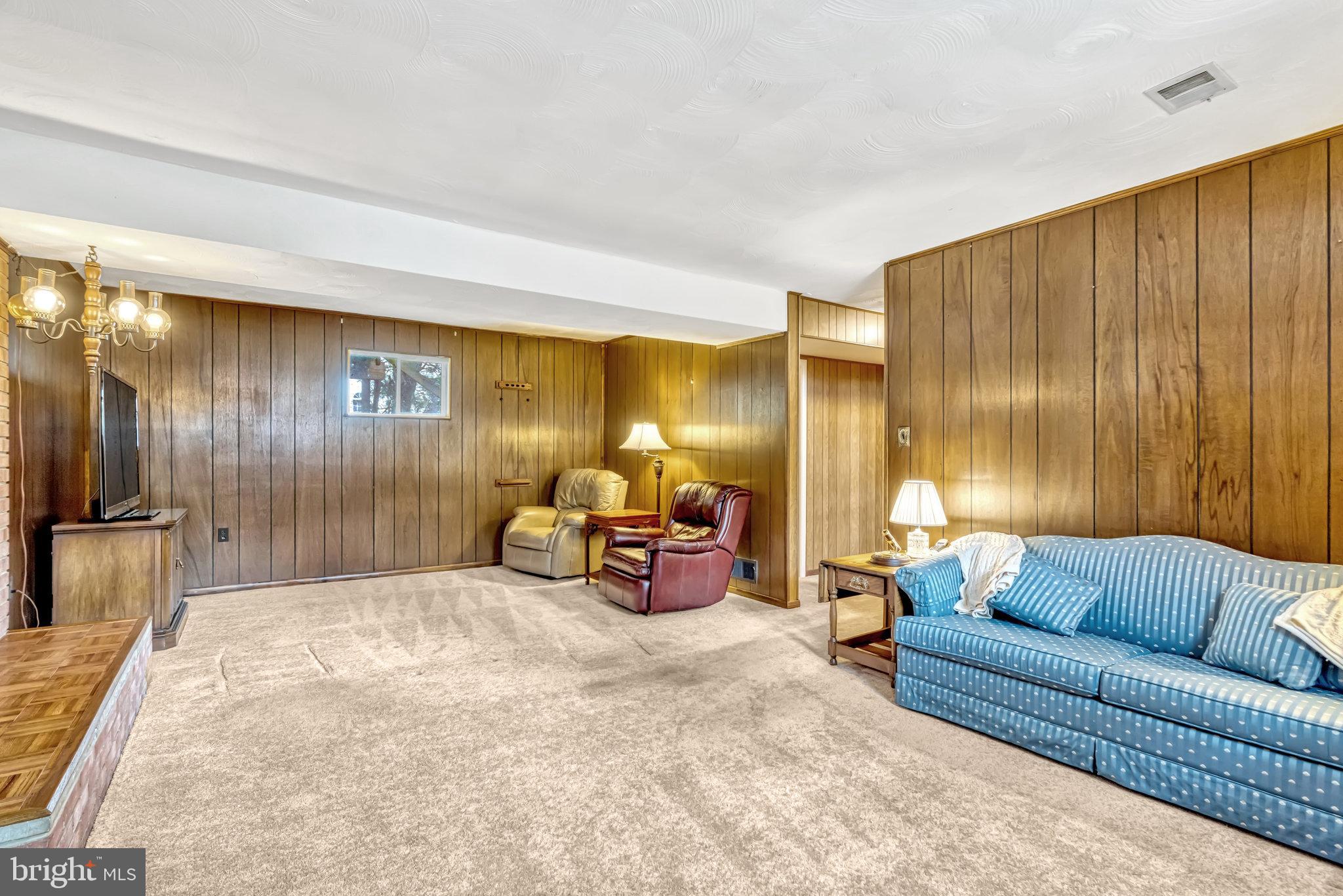 CHALET WOODS - Residential