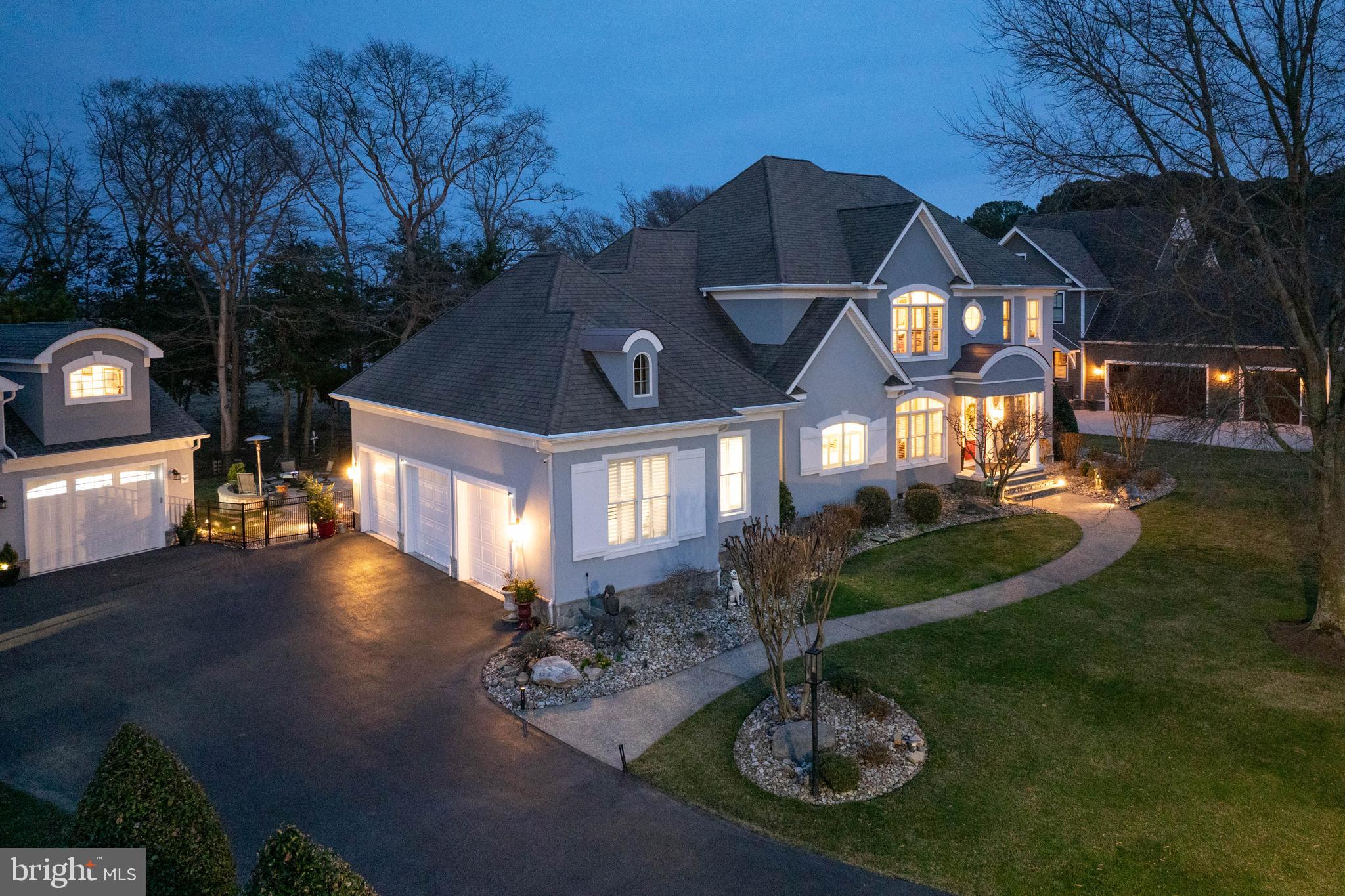 WOLFE POINTE - Residential