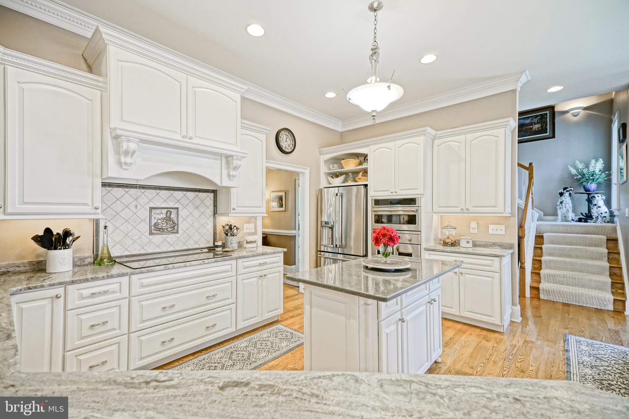 WOLFE POINTE - Residential