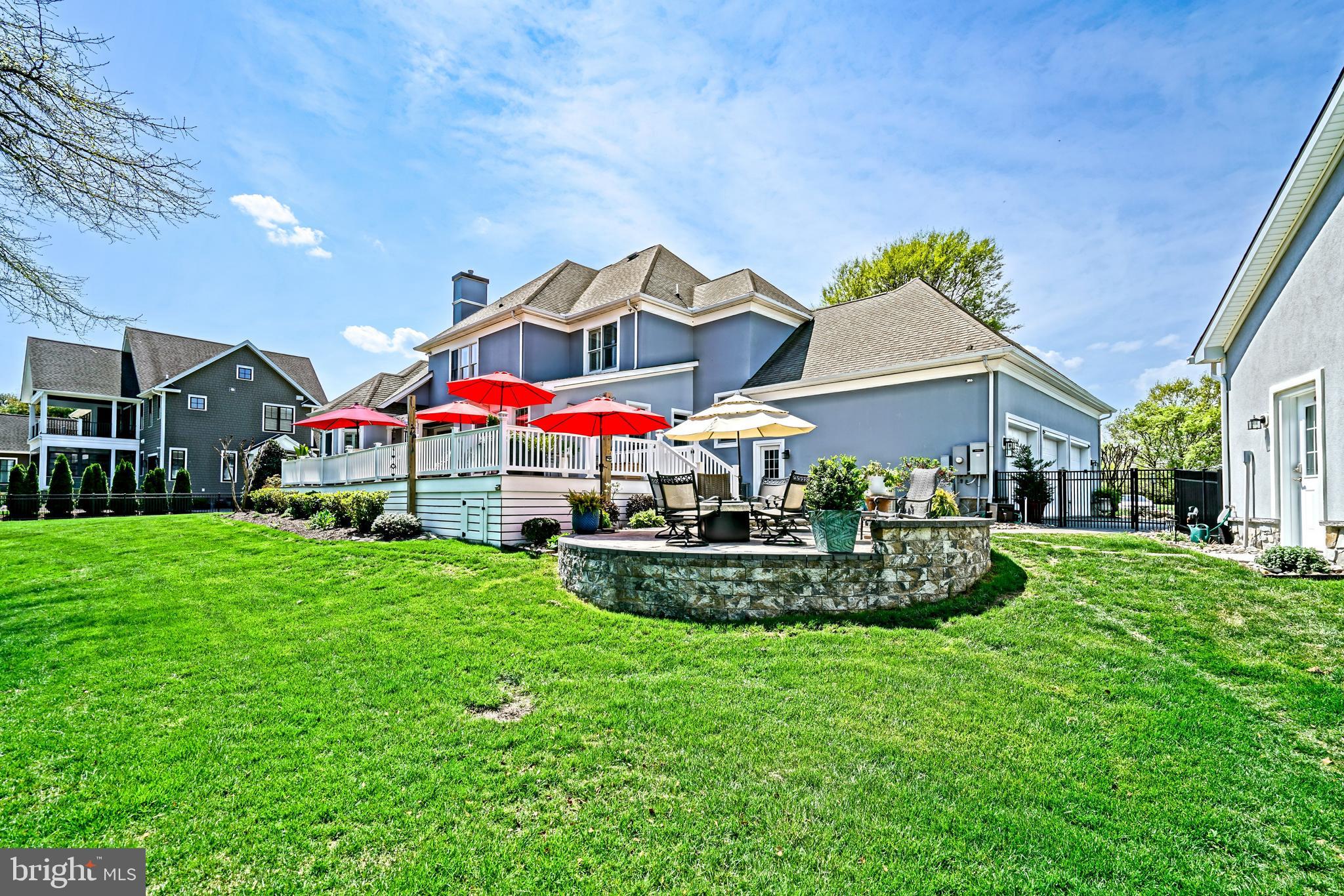 WOLFE POINTE - Residential