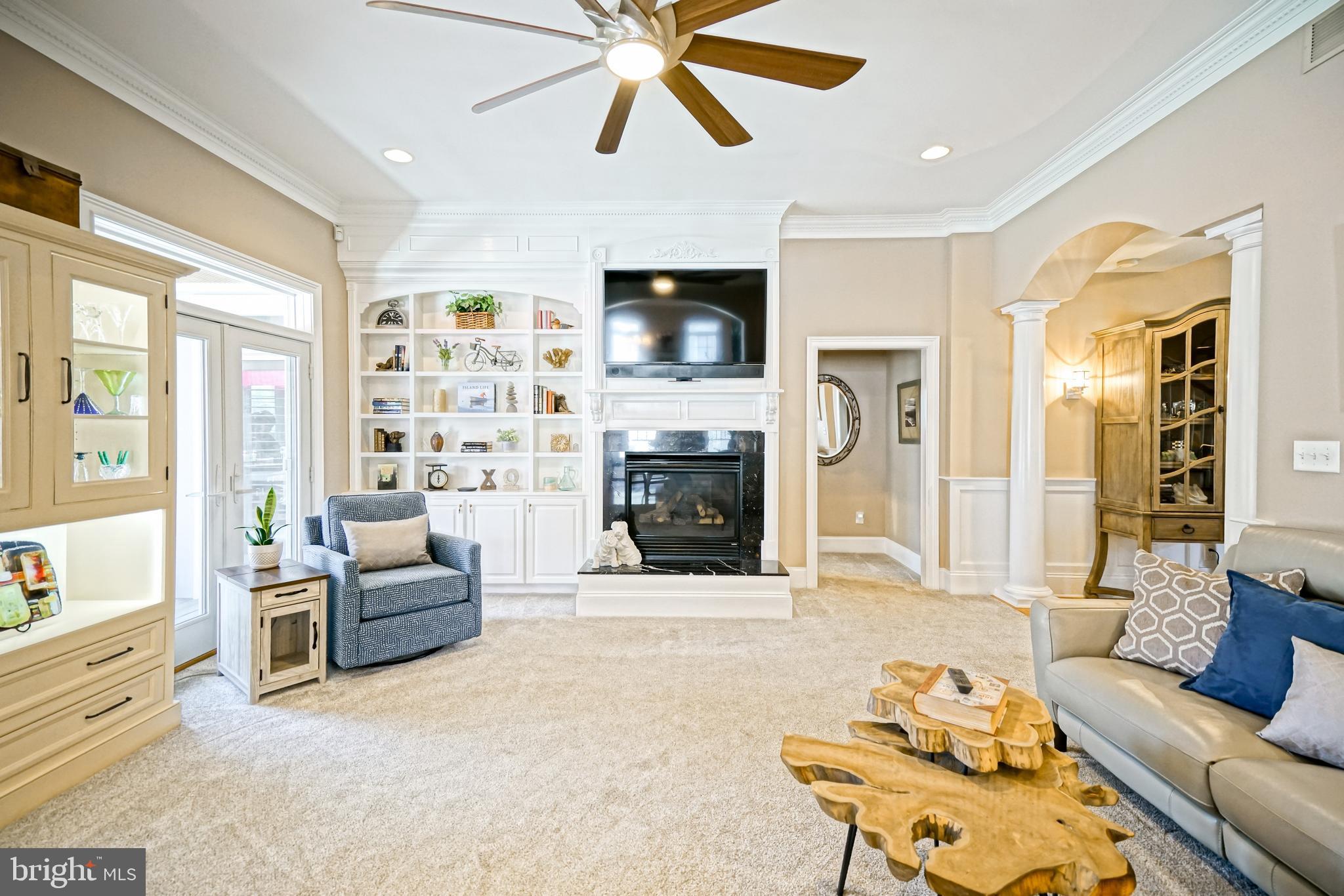 WOLFE POINTE - Residential