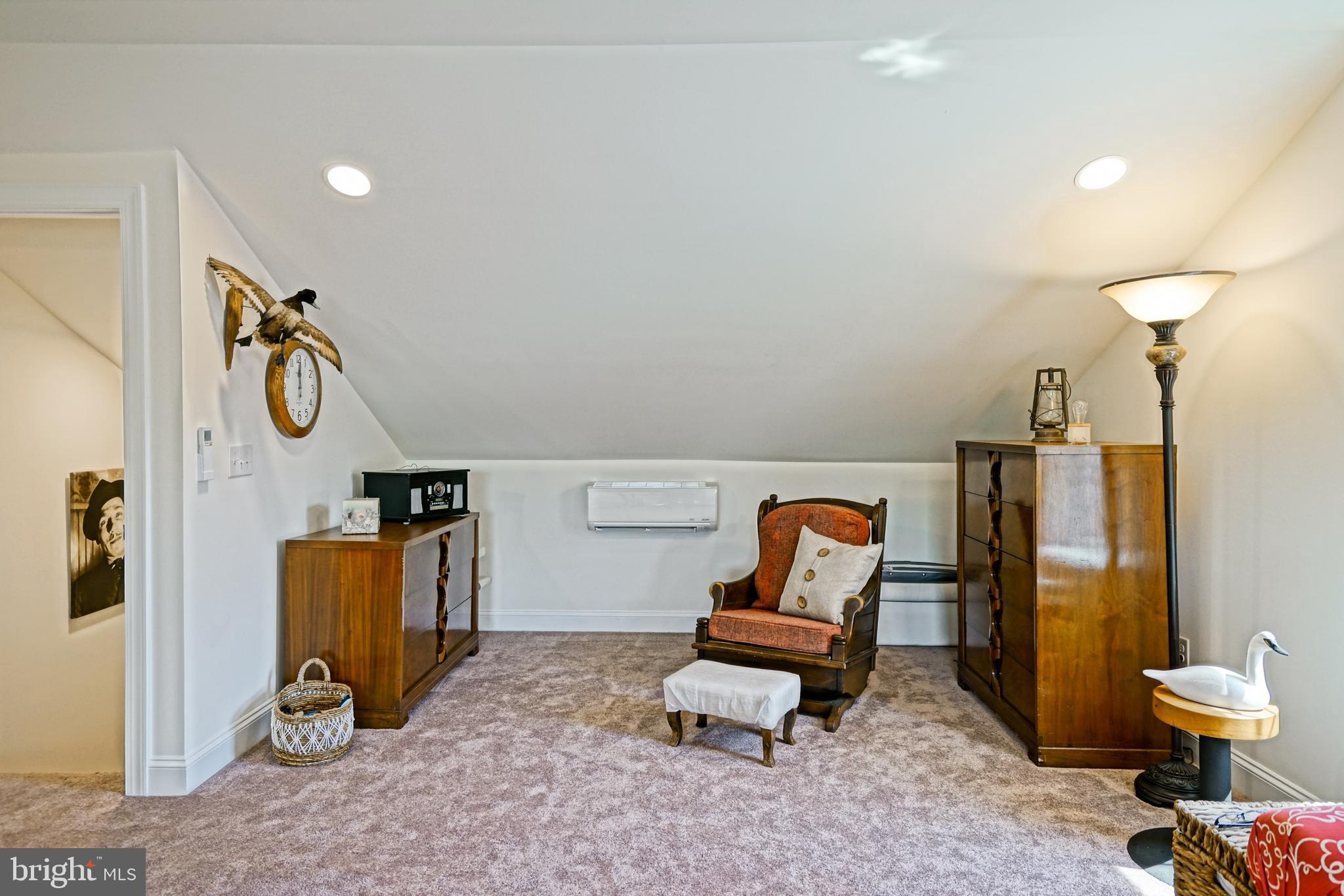 WOLFE POINTE - Residential