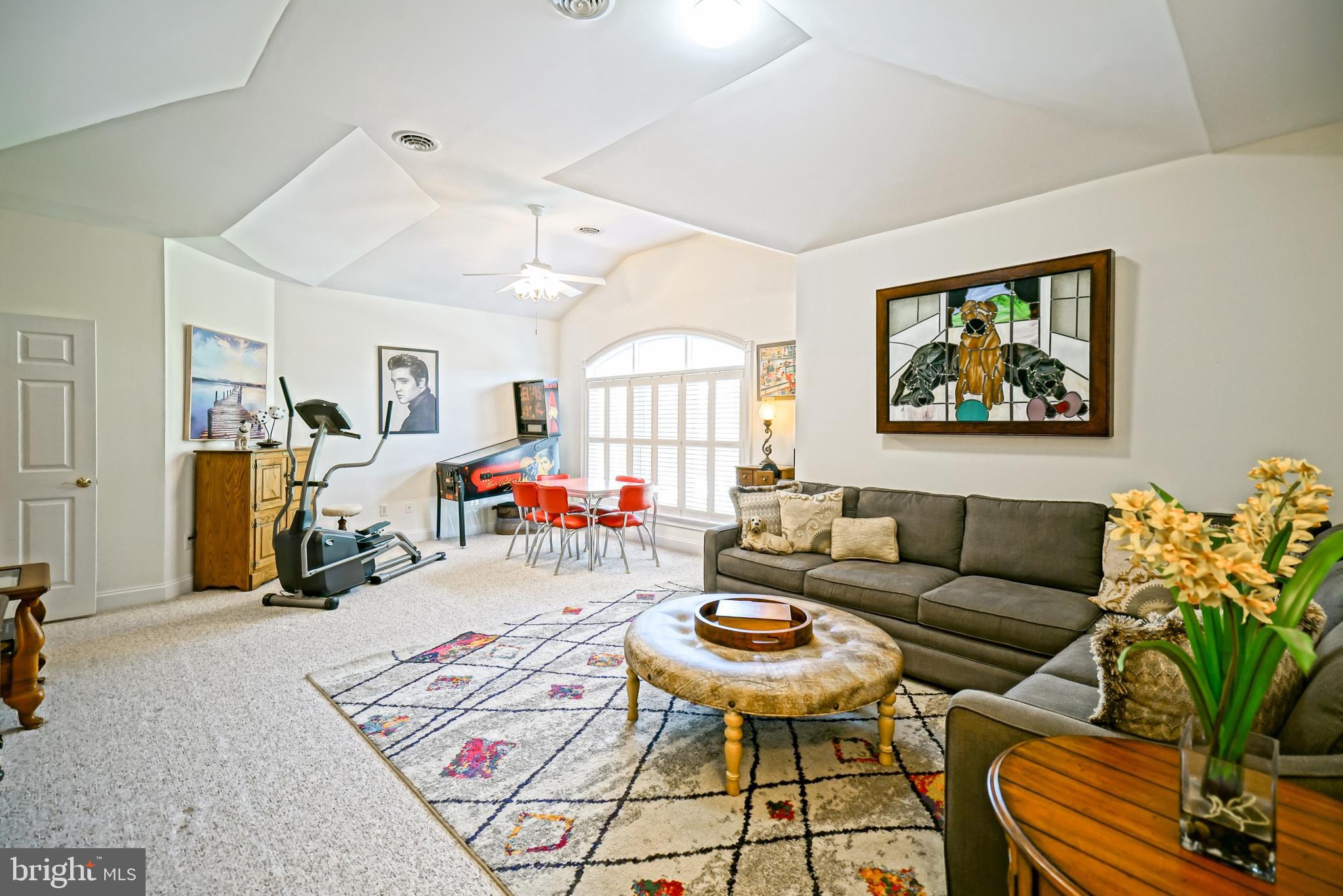 WOLFE POINTE - Residential