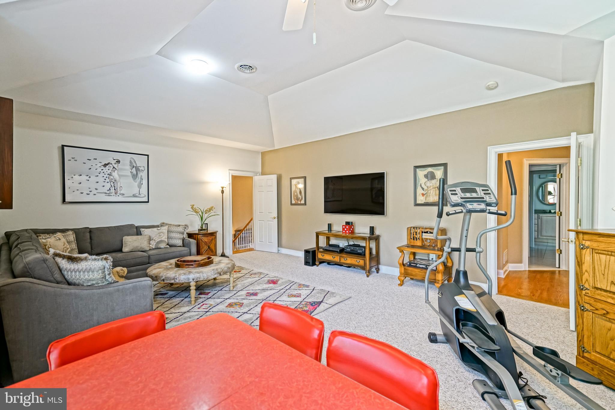 WOLFE POINTE - Residential