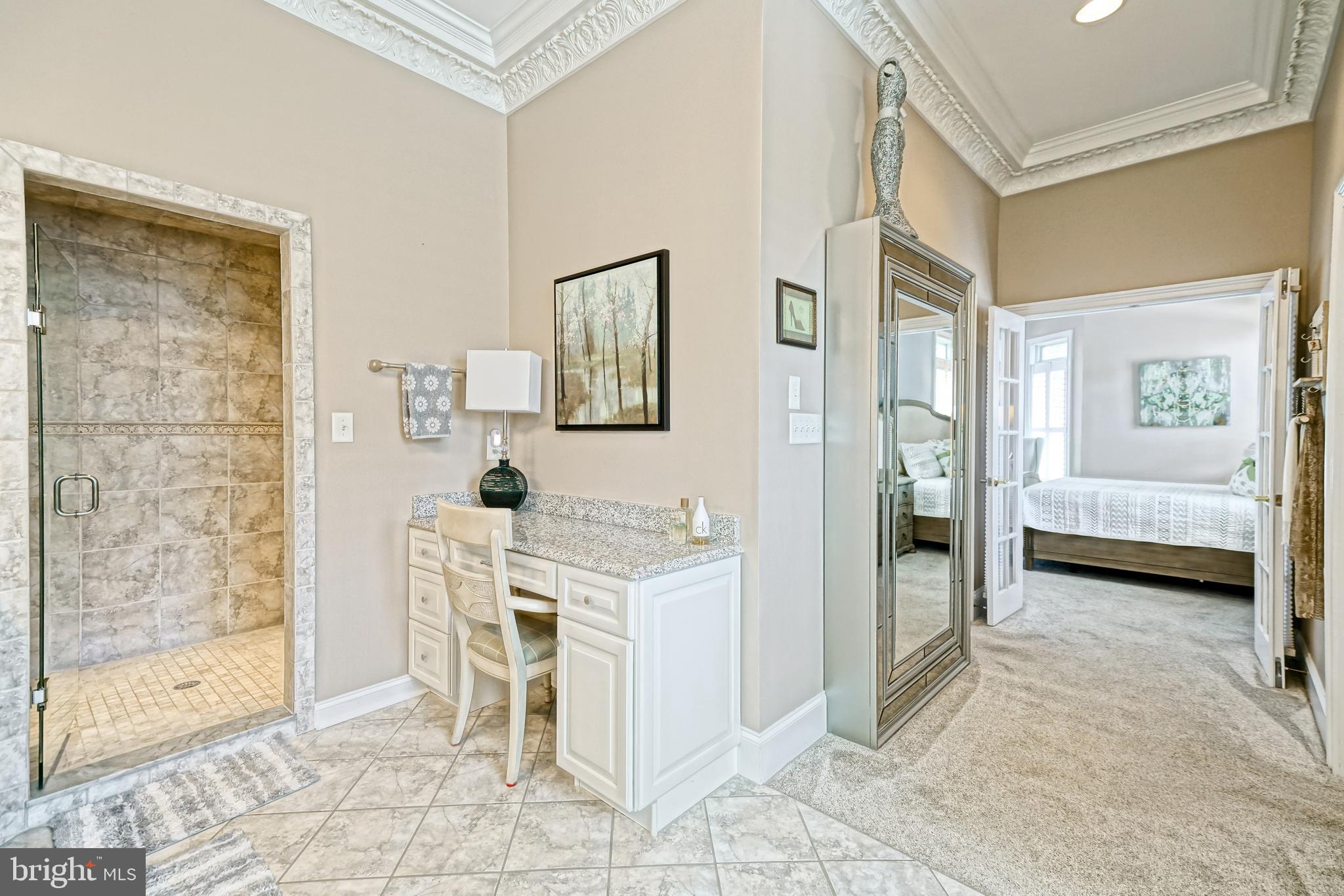 WOLFE POINTE - Residential