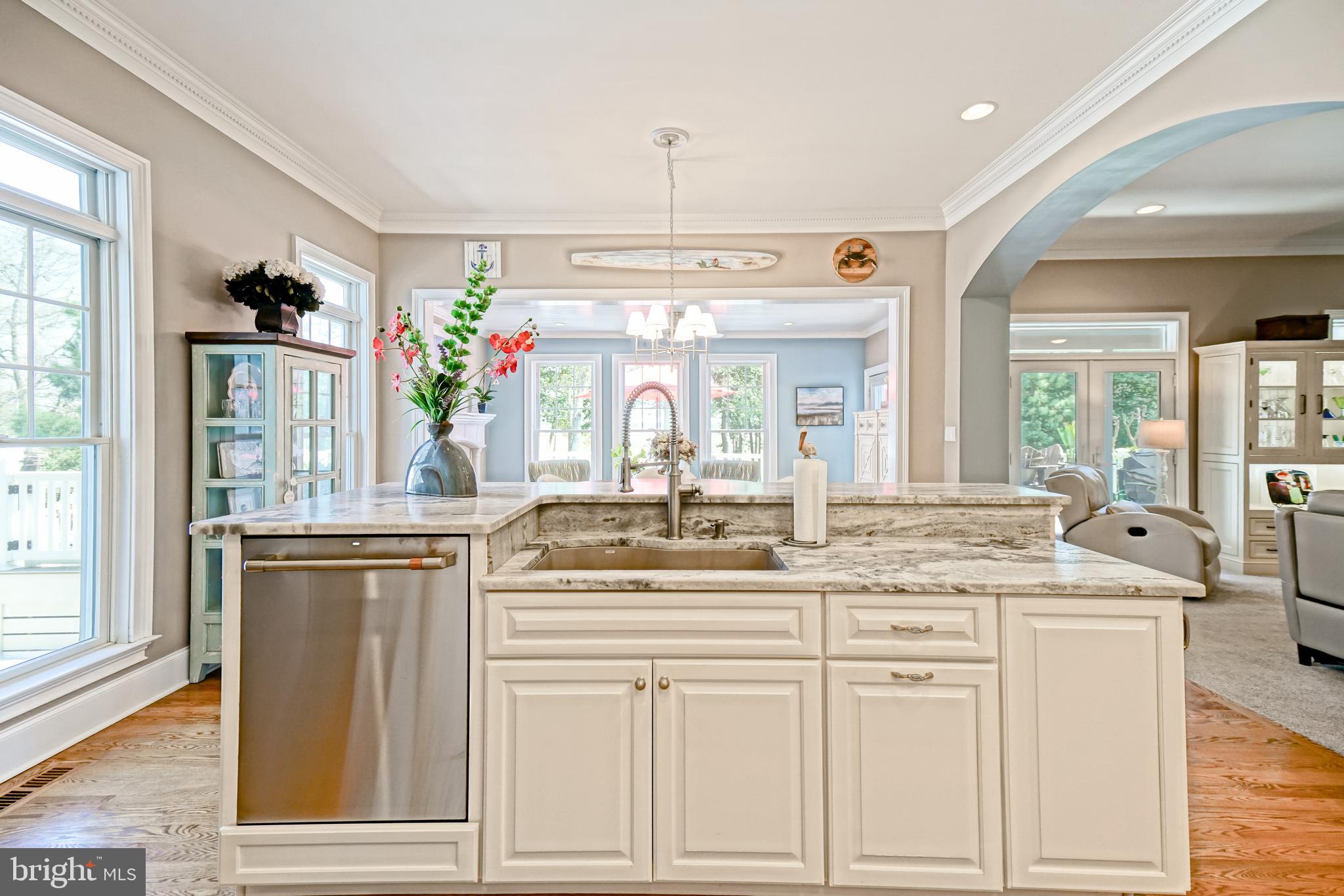 WOLFE POINTE - Residential