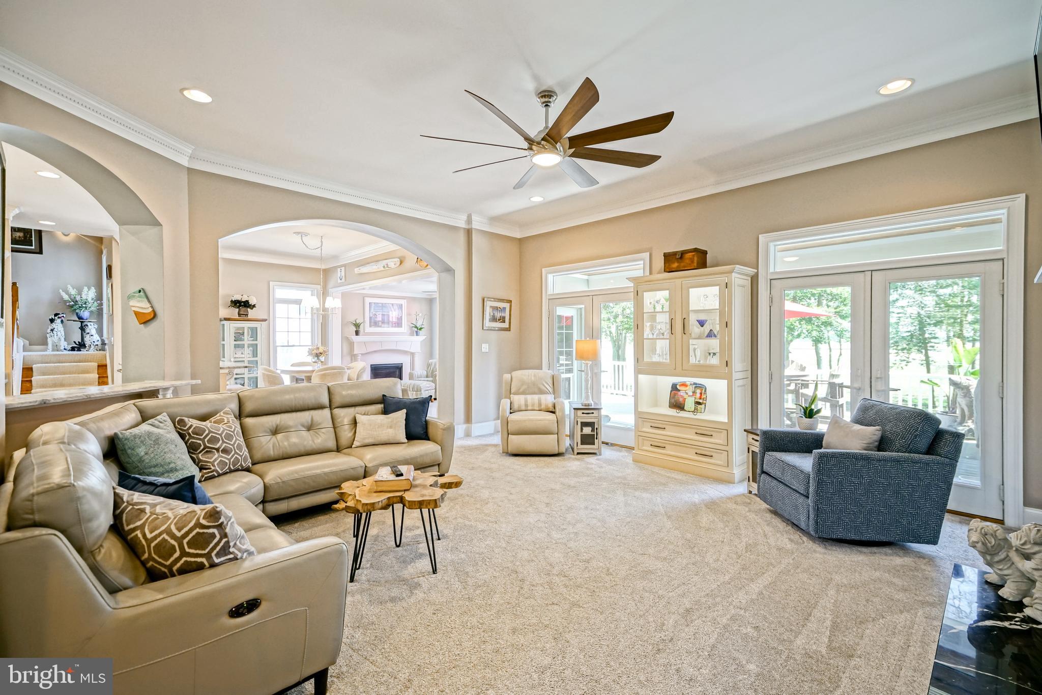 WOLFE POINTE - Residential