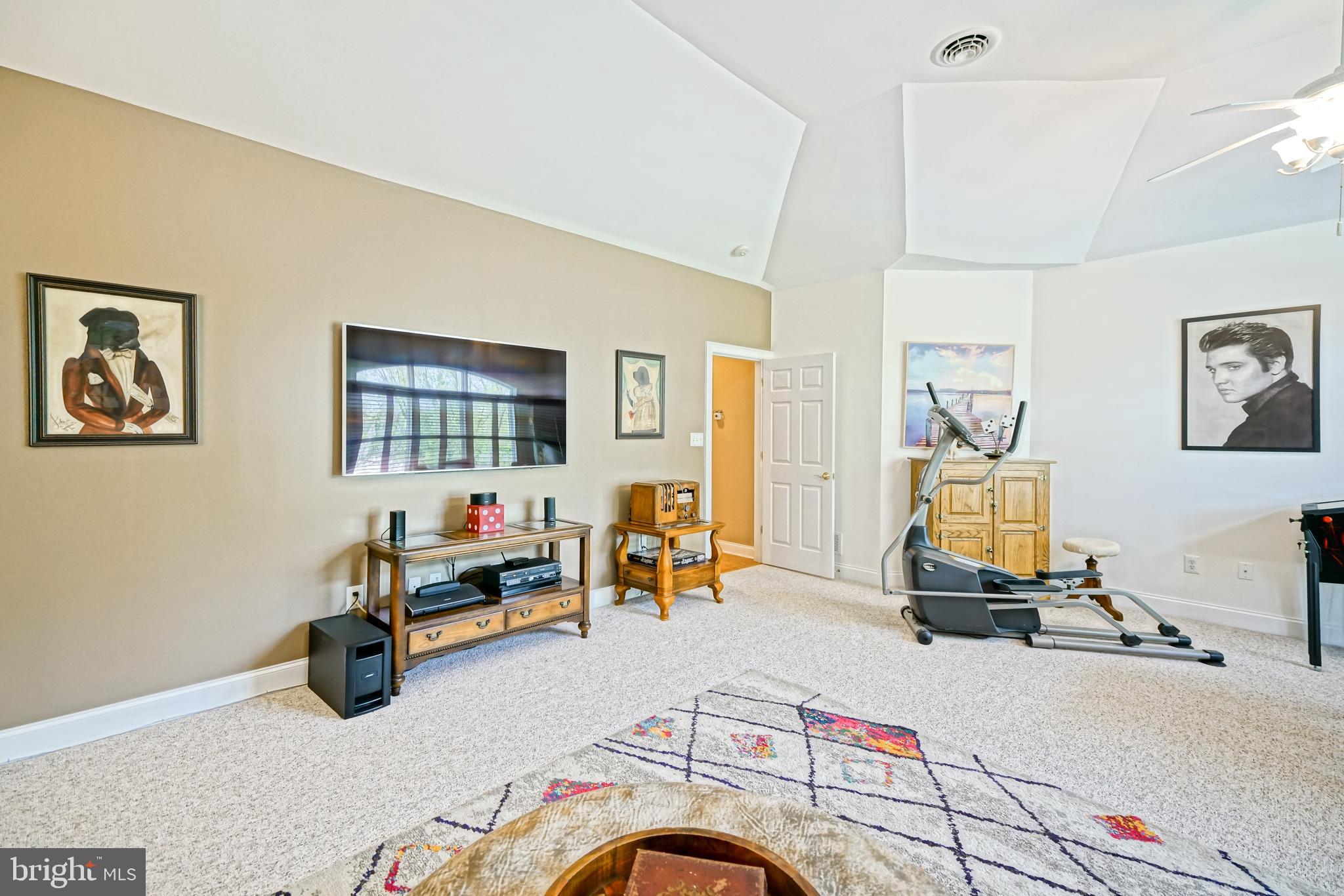 WOLFE POINTE - Residential