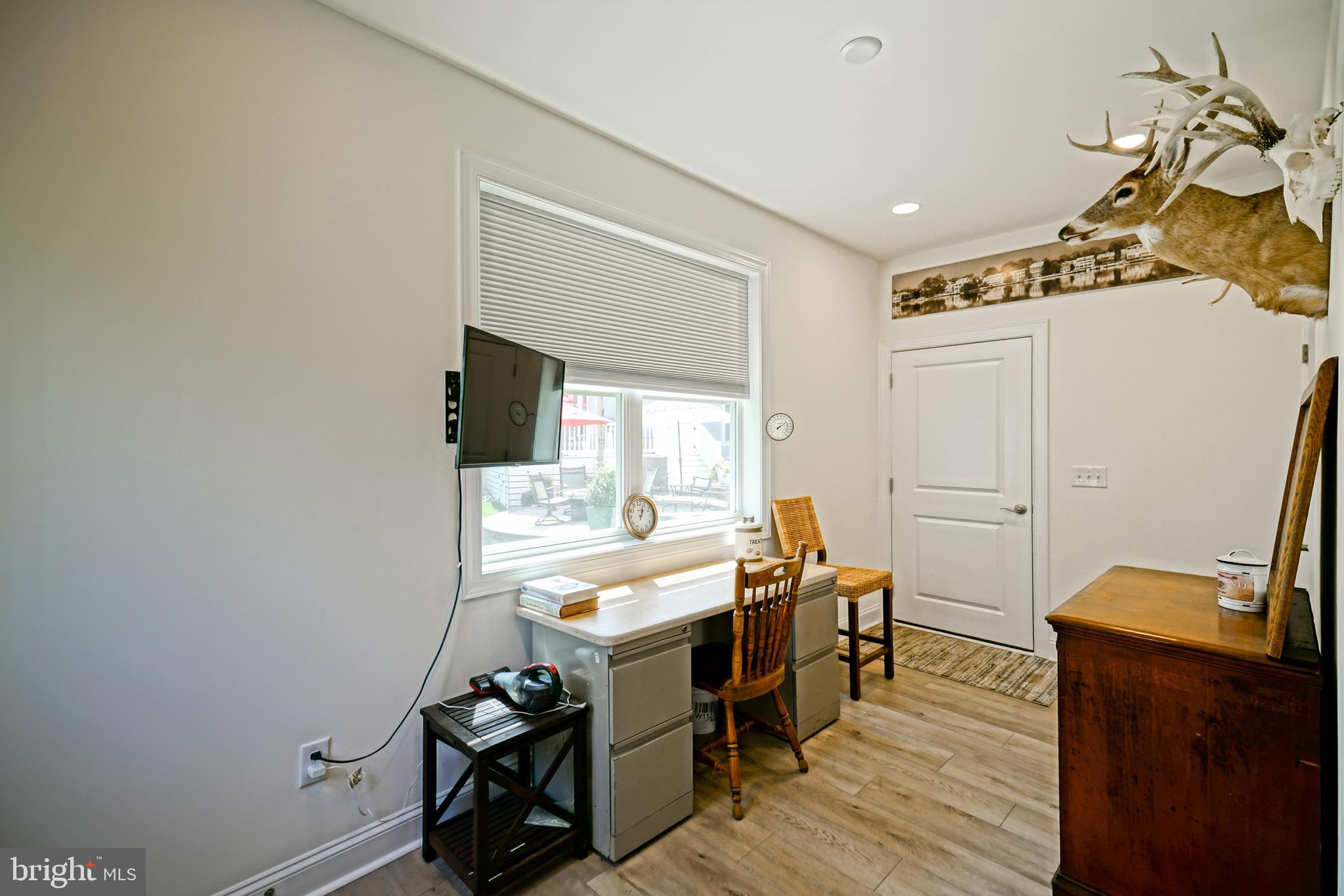 WOLFE POINTE - Residential