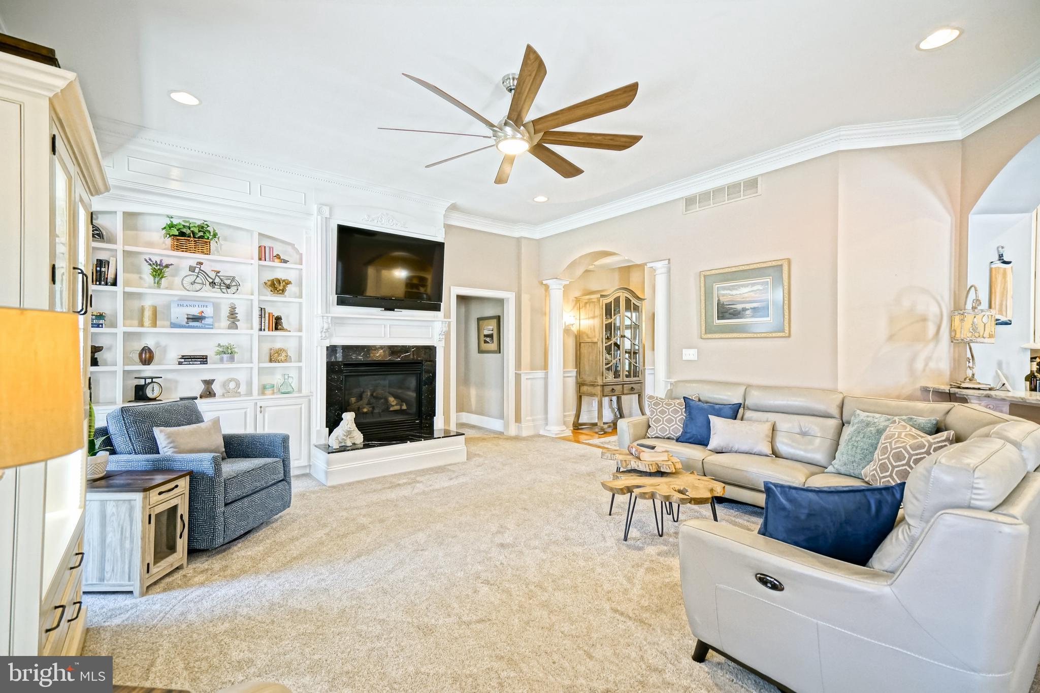 WOLFE POINTE - Residential