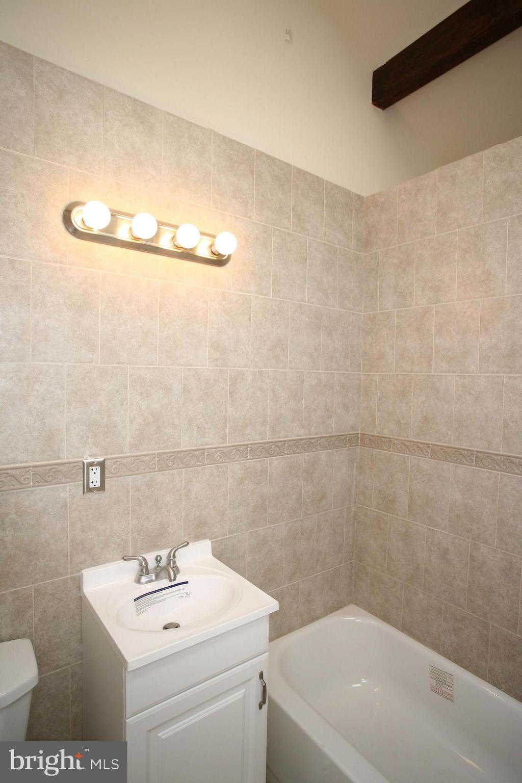 MOUNT CLARE - Residential Lease