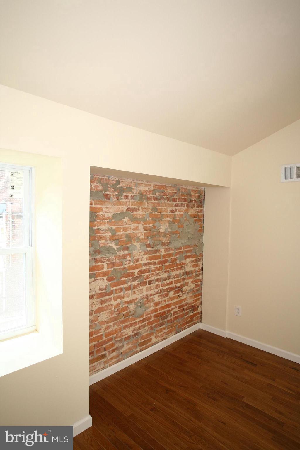 MOUNT CLARE - Residential Lease