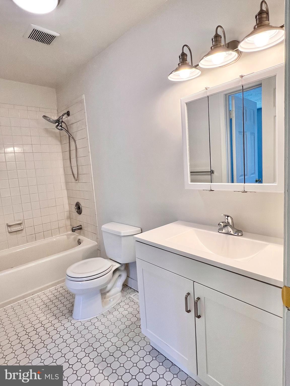 WEDGEWOOD FOREST - Residential Lease