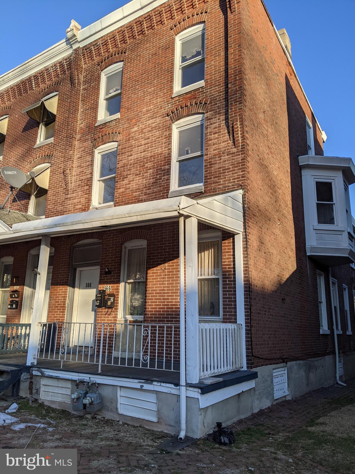 3 bed 2 bath apartment on 2nd and 3rd floors of duplex. First and last months rent and security deposit of $1400 required