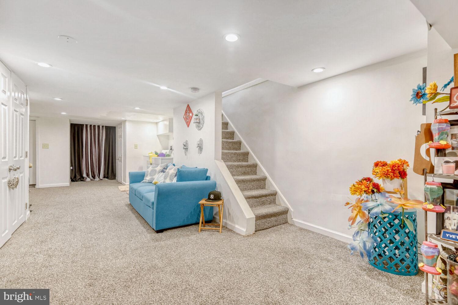 MONTEBELLO - Residential