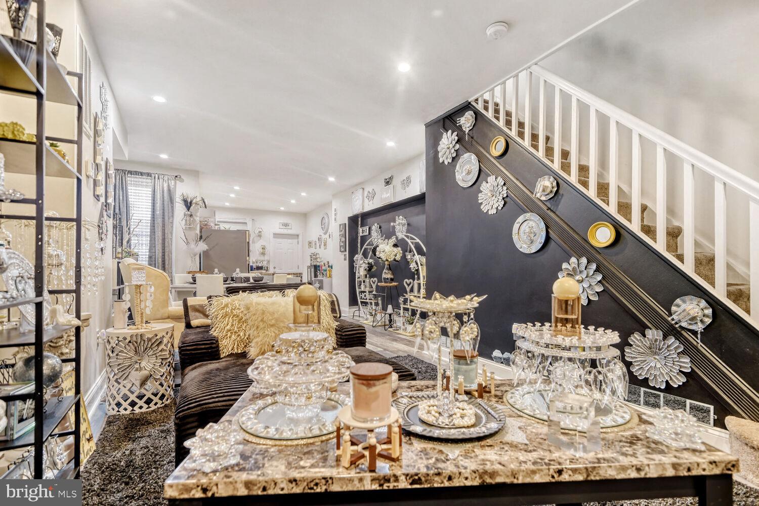 MONTEBELLO - Residential