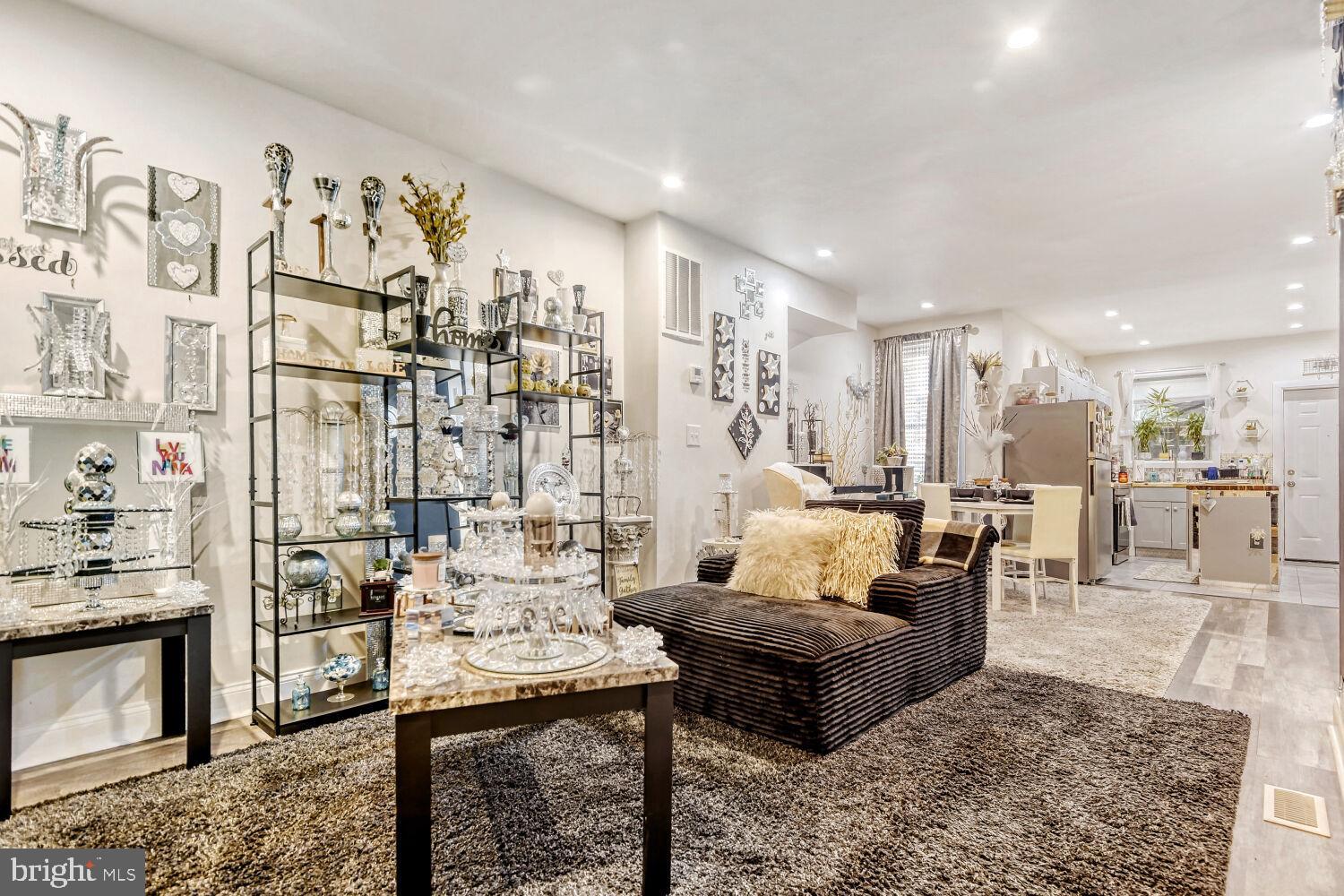 MONTEBELLO - Residential