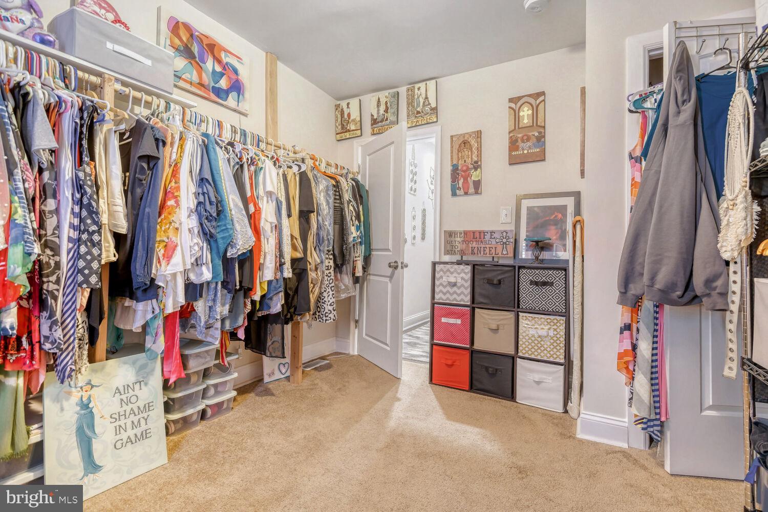 MONTEBELLO - Residential