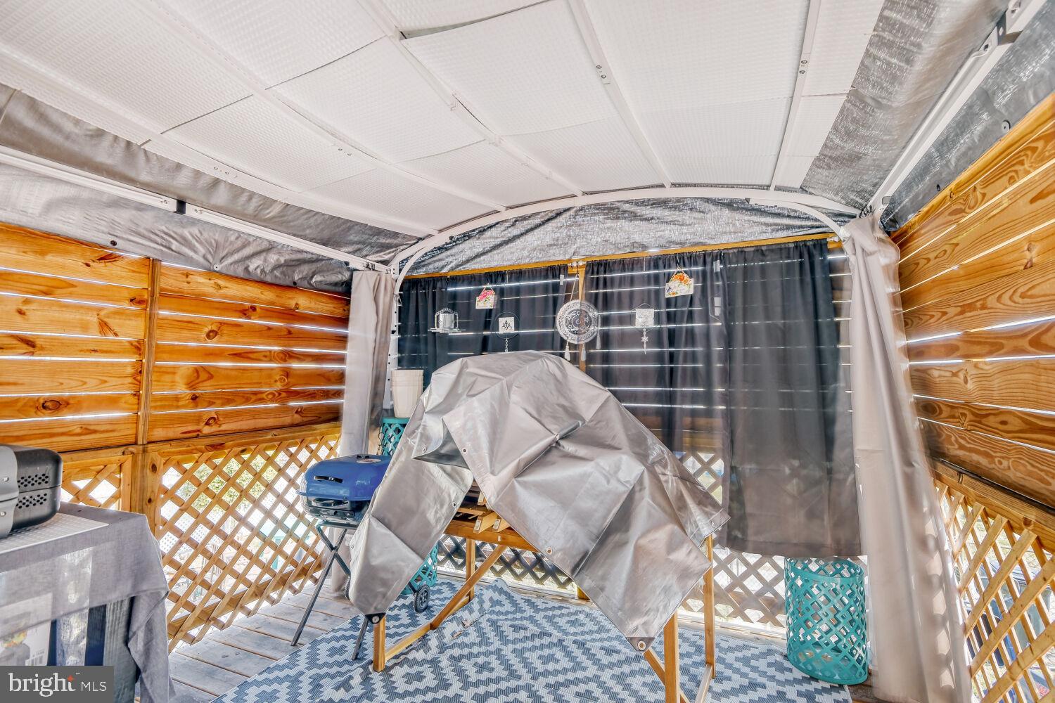 MONTEBELLO - Residential