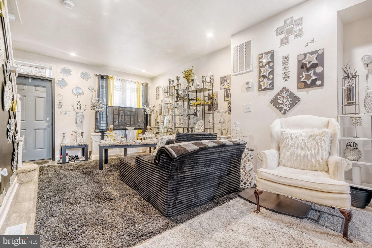 MONTEBELLO - Residential