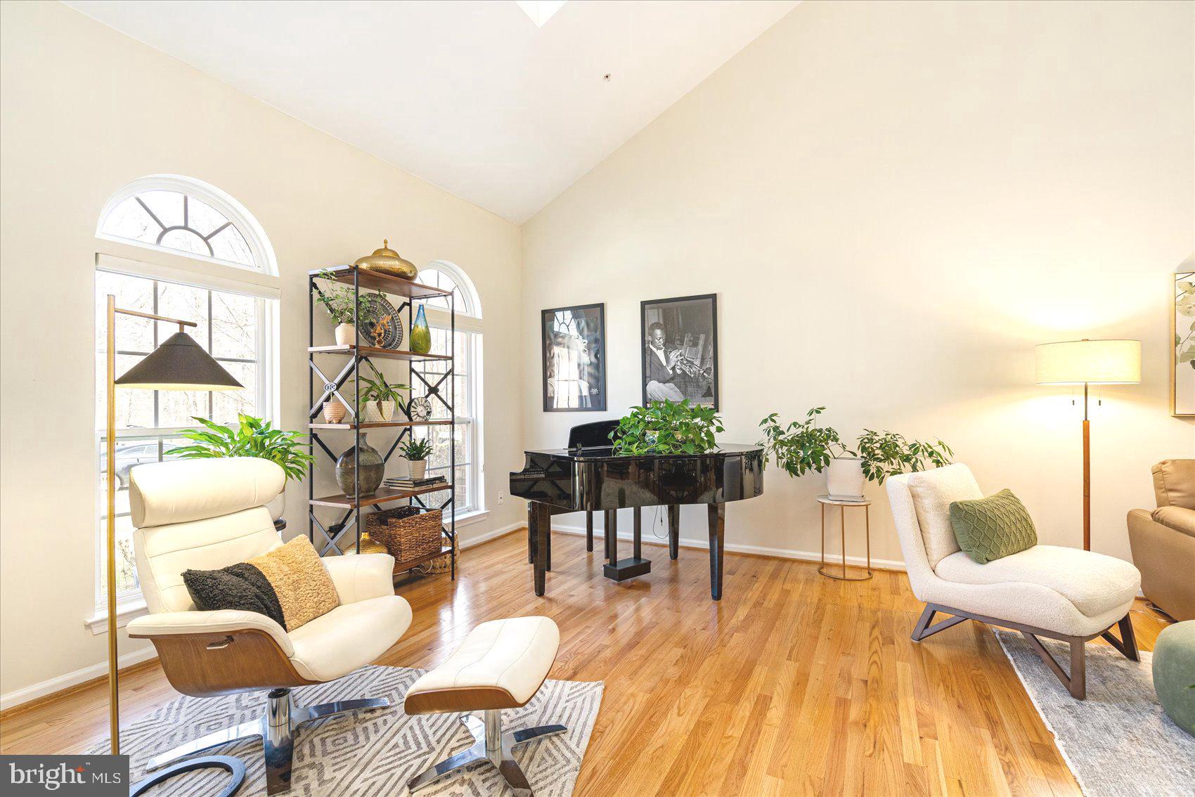 8522 MOUNTAINHOLLY DRIVE 8522