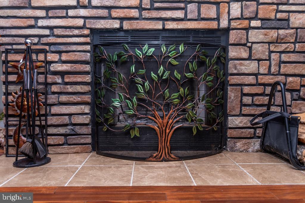 NONE UNRESTRICTED - Residential